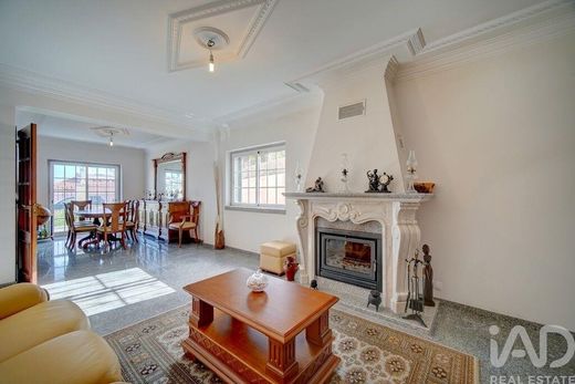 Luxe woning in Pontinha e Famões, Odivelas