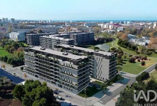 Apartment / Etagenwohnung in Porto, Distrito do Porto