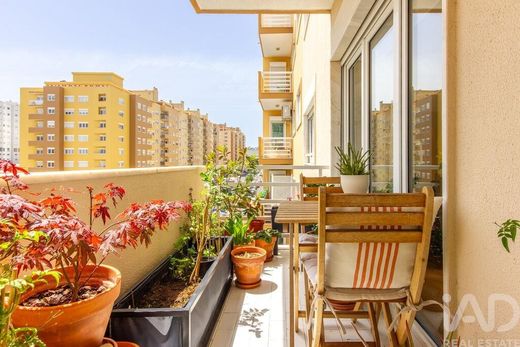 Apartment in Carnaxide e Queijas, Oeiras