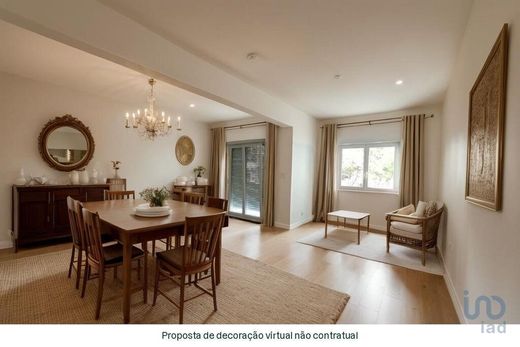 Apartment / Etagenwohnung in Algés, Linda-a-Velha e Cruz Quebrada-Dafundo, Oeiras