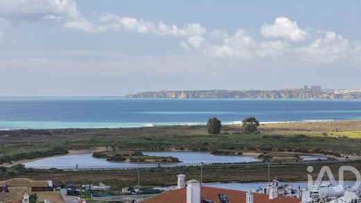 Apartment / Etagenwohnung in Alvor, Portimão