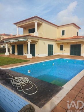 Luxury home in Vale de Janelas, Distrito de Leiria