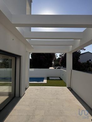 Luxury home in Quinta das Laranjeiras, Vila de Rei