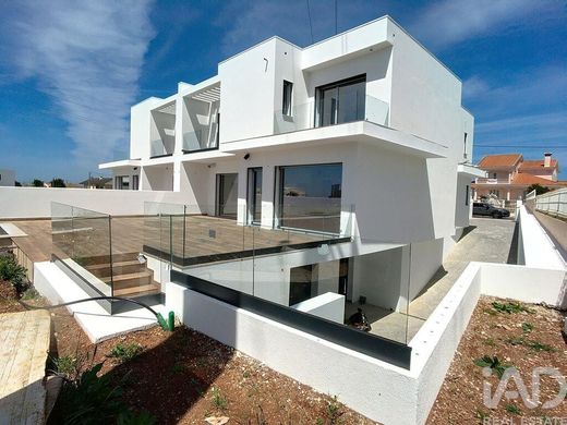Casa de lujo en Igreja Nova e Cheleiros, Mafra