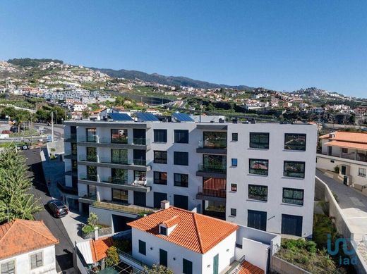 Apartment / Etagenwohnung in Estreito de Câmara de Lobos, Câmara de Lobos