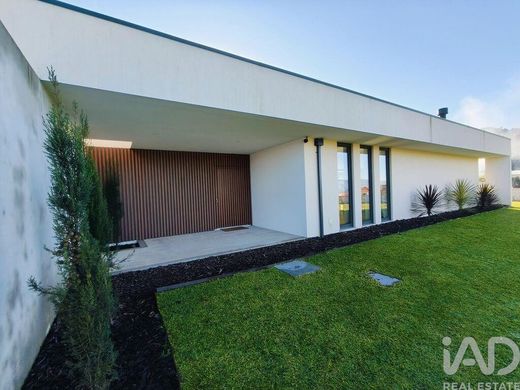 Reboreda, Vila Nova de Cerveiraの高級住宅