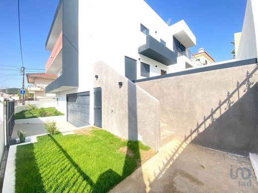 Maison de luxe à Pontinha e Famões, Odivelas