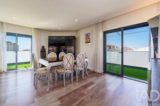 Apartment / Etagenwohnung in Loulé, Distrito de Faro