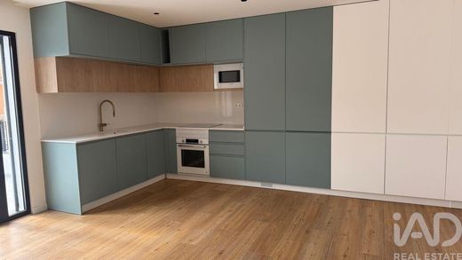 Apartment / Etagenwohnung in Alcabideche, Cascais