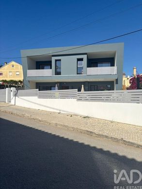 Casa de luxo - Charneca de Caparica, Almada