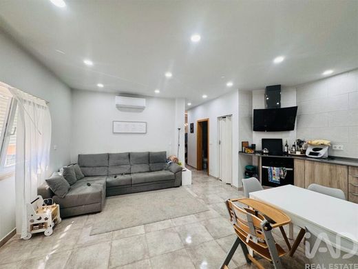 Διαμέρισμα σε Αλμάντα, Almada