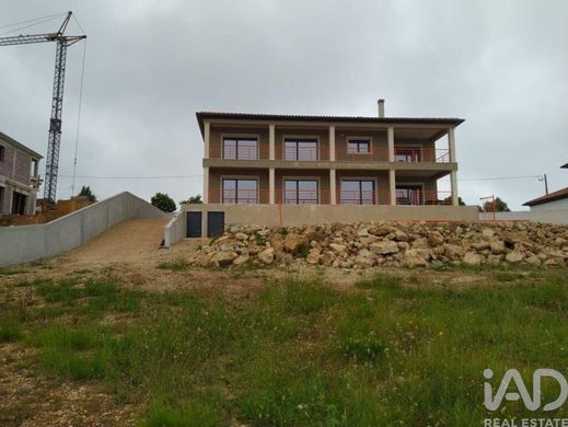 Luxus-Haus in Trás de Figueiró, Ansião