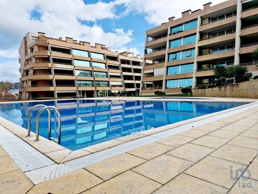 Piso / Apartamento en São João da Madeira, Aveiro