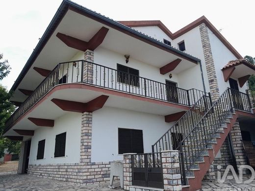 Casa de lujo en Cortes do Meio, Covilhã