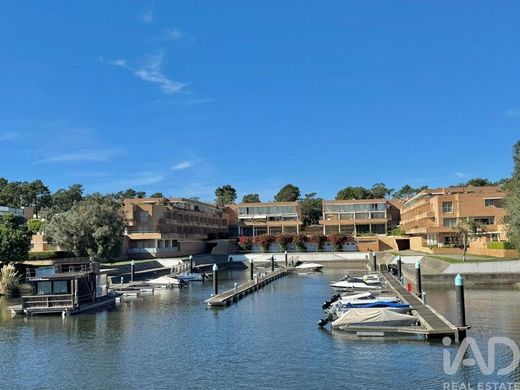 Luxury home in Gemezes, Esposende