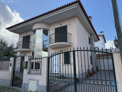 Casa di lusso a Pontinha e Famões, Odivelas