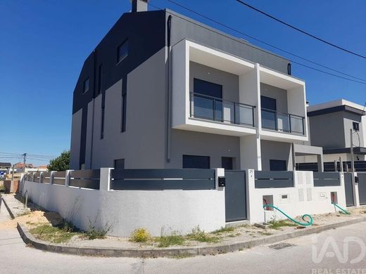 Luxury home in Fernao Ferro, Seixal
