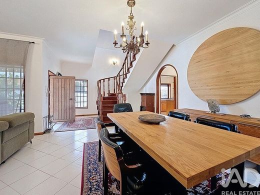 ヴィラ・ノヴァ・デ・ガイア
, Vila Nova de Gaiaの高級住宅