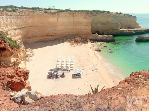 Land in Porches, Lagoa