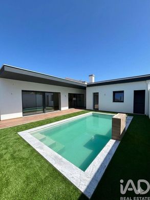 Luxury home in Quinta Do Conde, Sesimbra