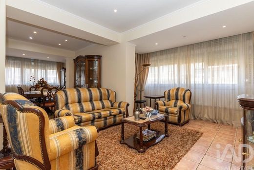Apartment in Almada, Distrito de Setúbal