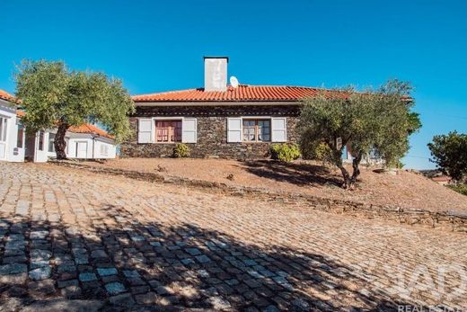 Luxe woning in Meirinhos, Mogadouro