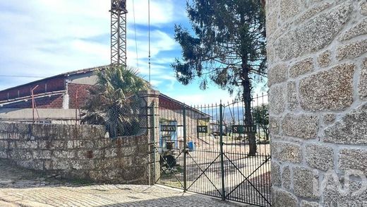 Land in Vandoma, Paredes