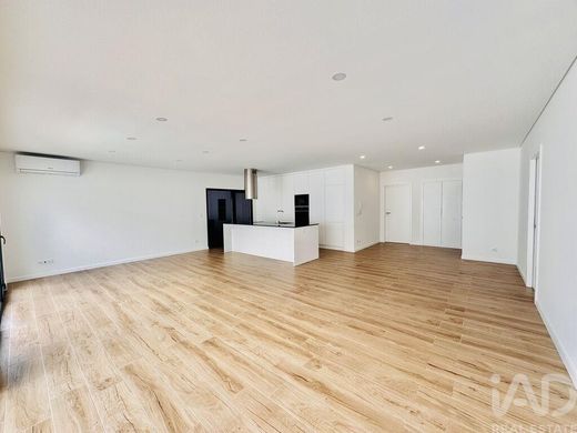 Luxury home in Fernao Ferro, Seixal