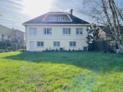 Casa de lujo en La Norville, Essonne