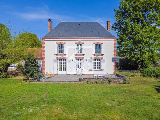 Luxus-Haus in Guécélard, Sarthe