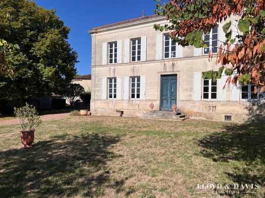 Luxury home in Merpins, Charente