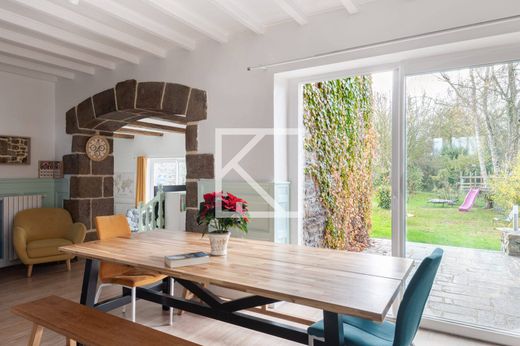 Mont-Dol, Ille-et-Vilaineの高級住宅