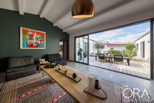 Luxe woning in Périgny, Charente-Maritime