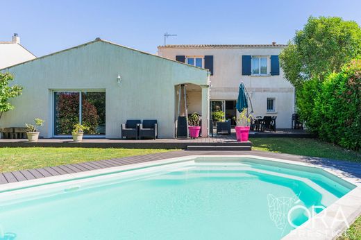 Luxus-Haus in Puilboreau, Charente-Maritime