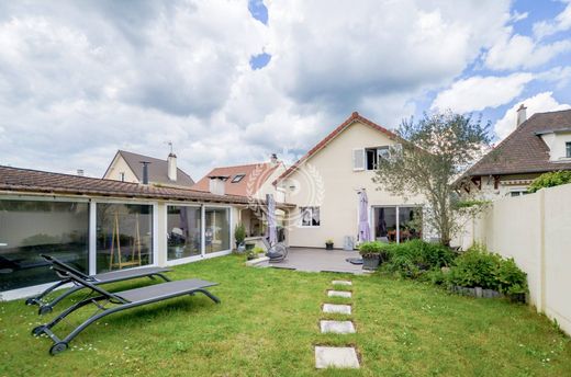 Casa de lujo en Saint-Brice-sous-Forêt, Valle de Oise