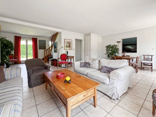 Luxury home in Élancourt, Yvelines
