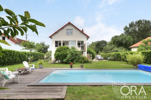 Luxury home in Les Ponts-de-Cé, Maine-et-Loire