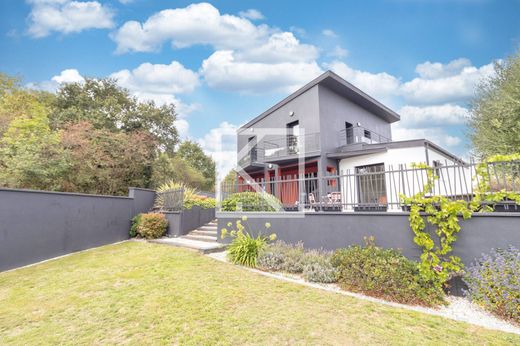 ‏בתי יוקרה ב  Cholet, Maine-et-Loire