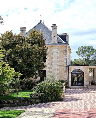 Schloss / Burg in Saint-Mariens, Gironde