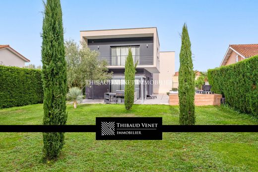 Luxury home in Saint-Priest, Rhône