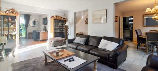 Luxury home in Montlignon, Val d'Oise