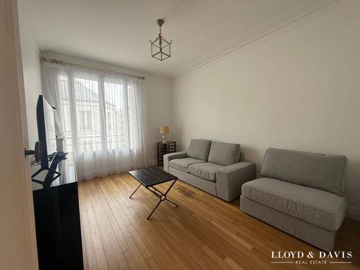 Apartment in Neuilly-sur-Seine, Hauts-de-Seine