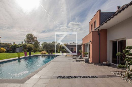 Элитный дом, Cheffes, Maine-et-Loire