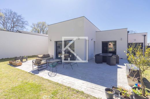 豪宅  Cholet, Maine-et-Loire