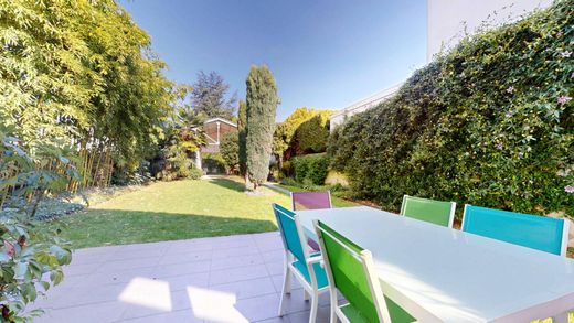 Элитный дом, Saint-Maur-des-Fossés, Val-de-Marne