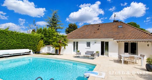Luxury home in Viarmes, Val d'Oise