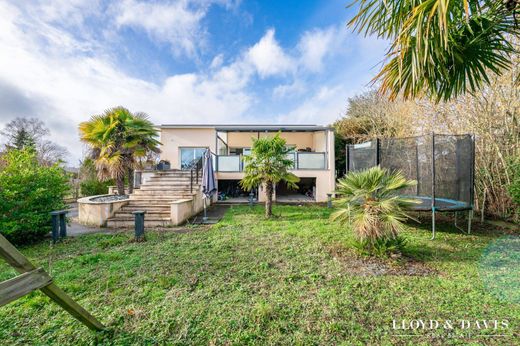 Luxury home in Saulx-les-Chartreux, Essonne