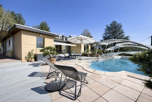 Luxury home in Veyre-Monton, Puy-de-Dôme