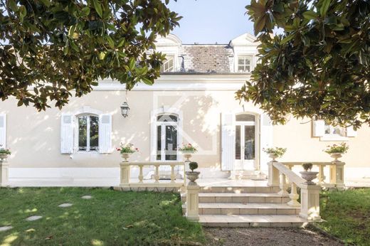 Luxe woning in Arnage, Sarthe