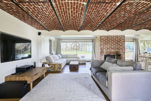 Luxury home in Willems, North